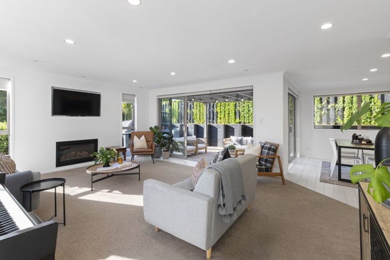 Photo of property in 14 Stockyard Crescent, Pukekohe, 2120