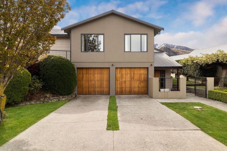 Photo of property in 19 Bracken Street, Arrowtown, 9302