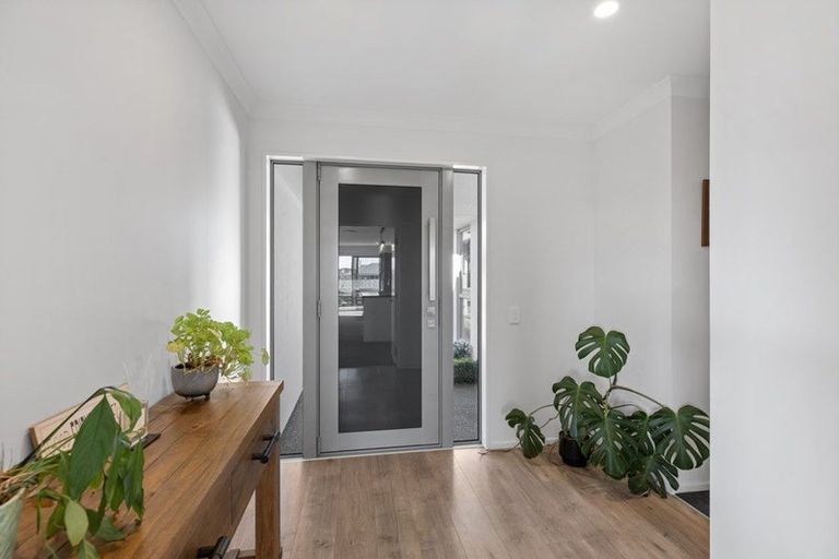 Photo of property in 62 Tiritiri Moana Drive, Pegasus, 7612