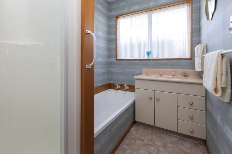 Photo of property in 2/18 Moffett Street, Islington, Christchurch, 8042