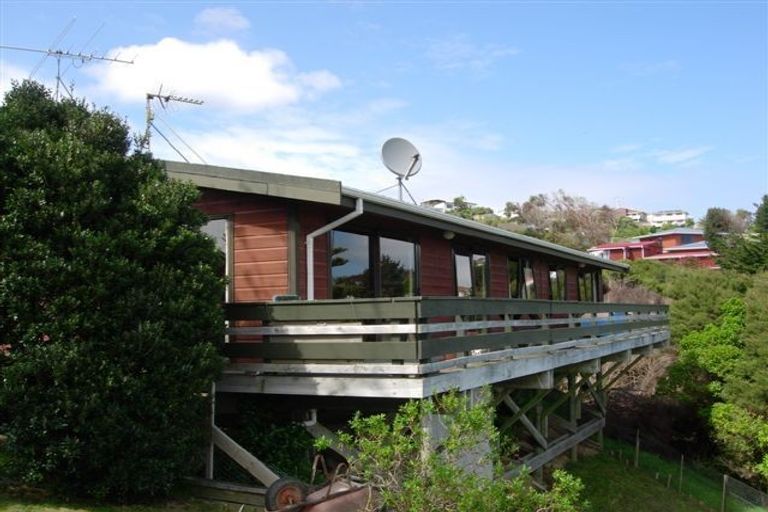 Photo of property in 10 Mervyn Place, Plimmerton, Porirua, 5026