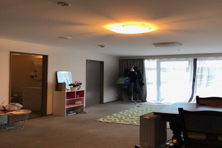 Photo of property in Dual Apartments, 301/142 Vivian Street, Te Aro, Wellington, 6011