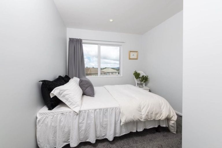 Photo of property in 85 Bordeaux Parade, Te Atatu South, Auckland, 0610