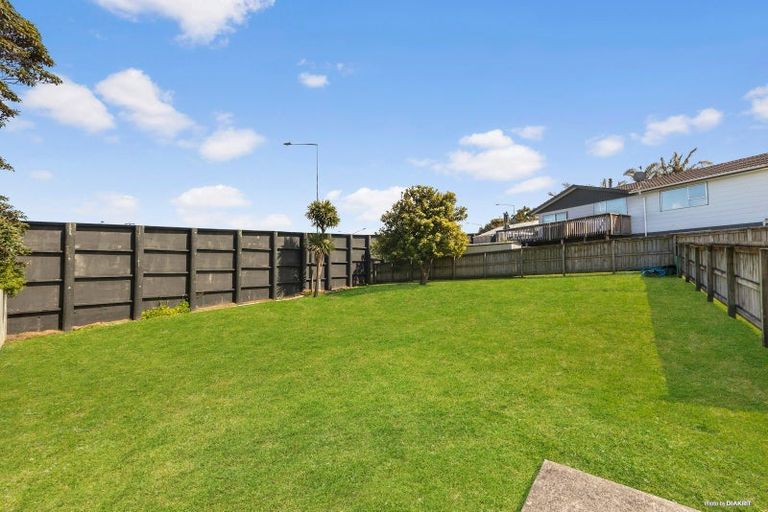 Photo of property in 37a Oreil Avenue, West Harbour, Auckland, 0618