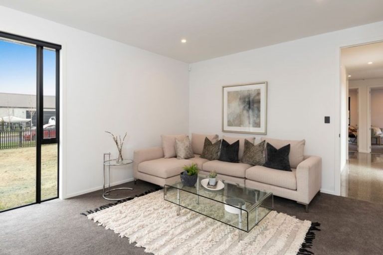 Photo of property in 2 Shearwater Lane, Point Wells, 0986