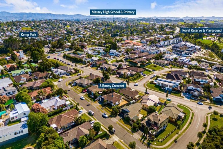 Photo of property in 8 Bonny Crescent, Massey, Auckland, 0614