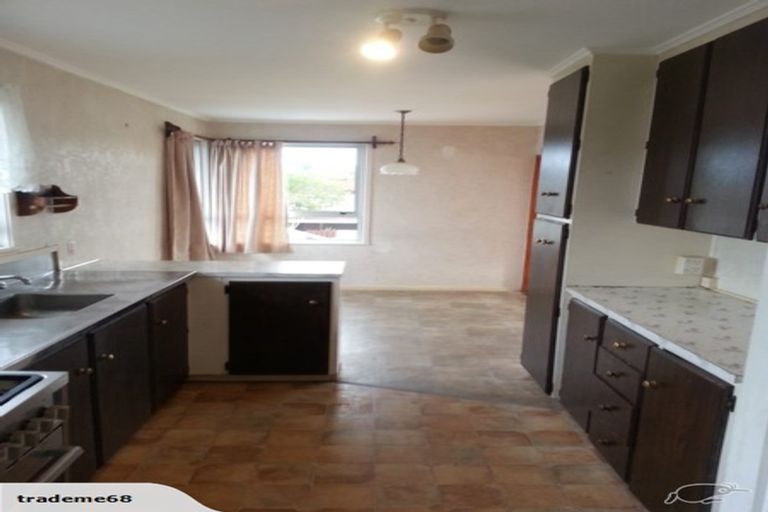 Photo of property in 75 Holly Street, Avondale, Auckland, 1026