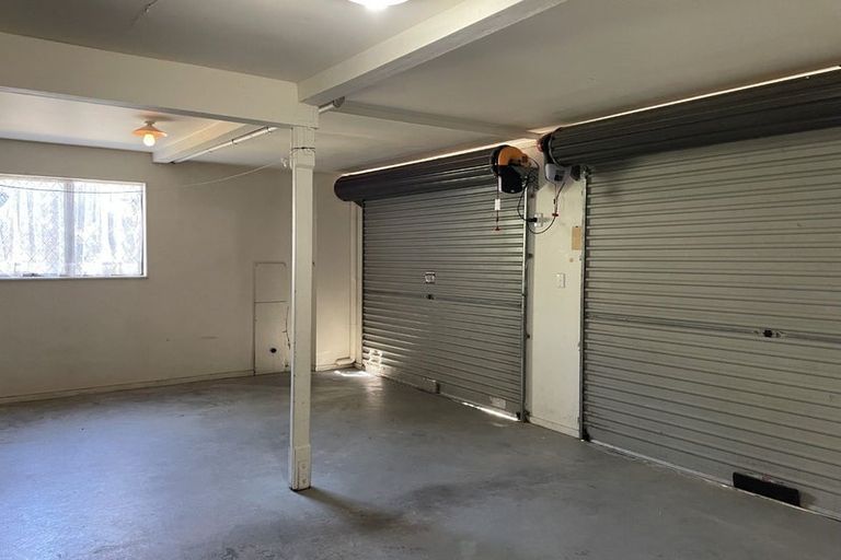 Photo of property in 2 Atahu Grove, Tirohanga, Lower Hutt, 5010