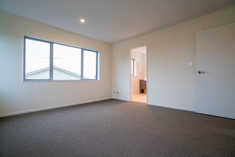 Photo of property in 24c Bradbury Road, Botany Downs, Auckland, 2010