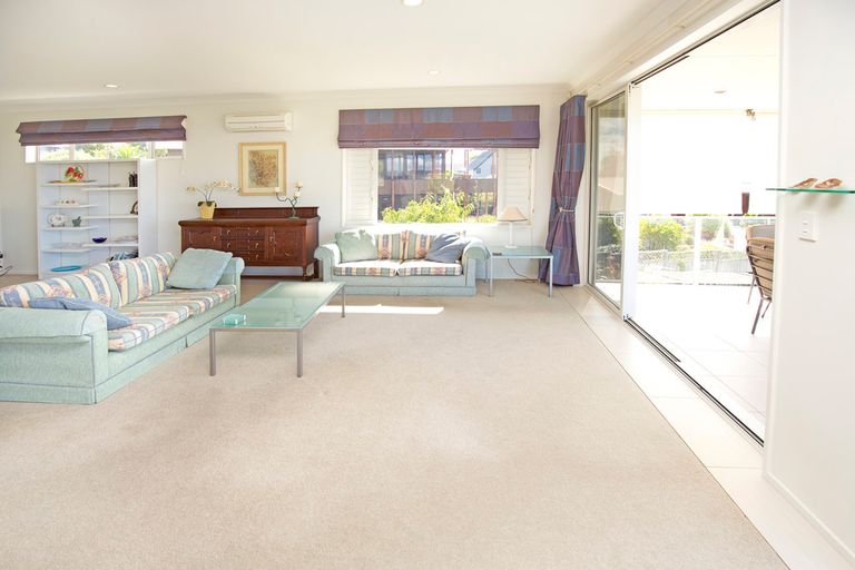 Photo of property in 150 Pacific Parade, Army Bay, Whangaparaoa, 0930