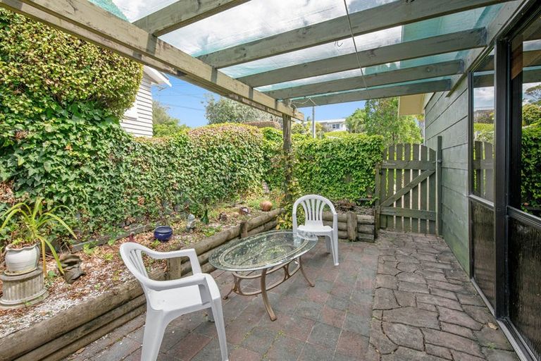 Photo of property in 18 Rimu Road, Stanmore Bay, Whangaparaoa, 0932
