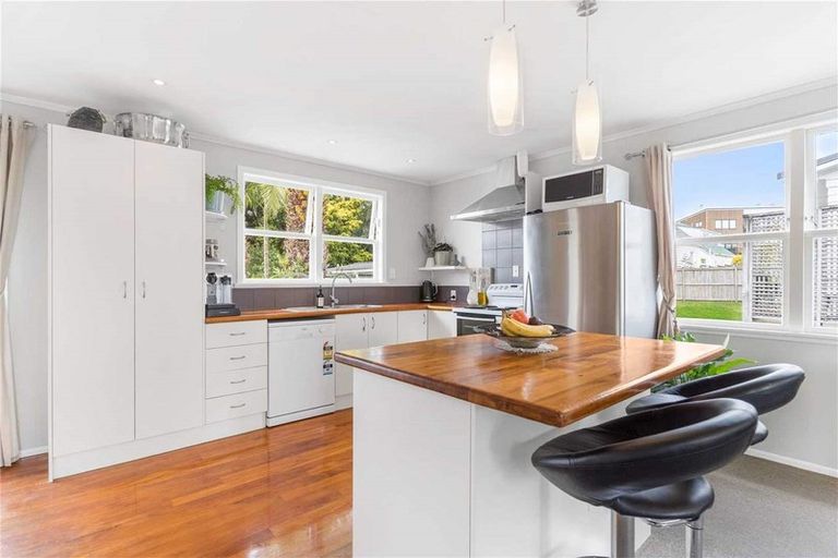 Photo of property in 253 Rangatira Road, Beach Haven, Auckland, 0626
