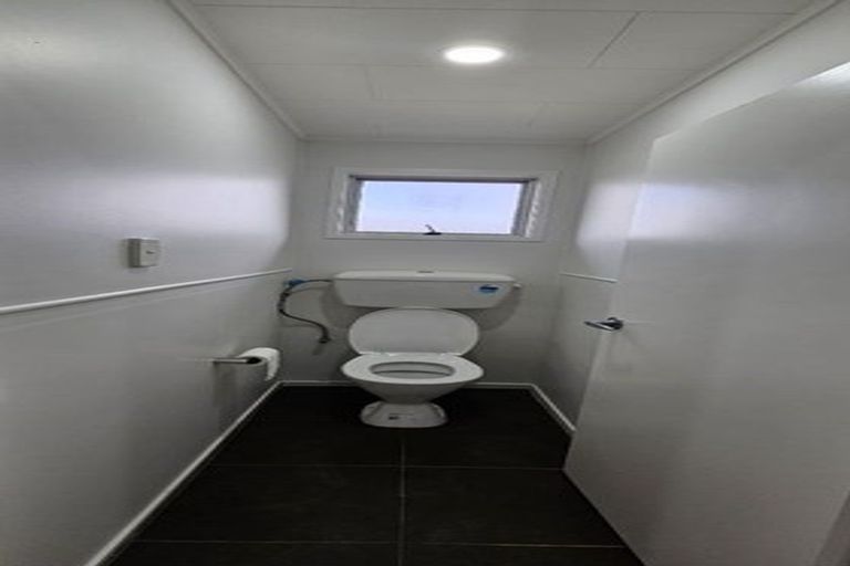 Photo of property in 2 Tuna Place, Manurewa, Auckland, 2102