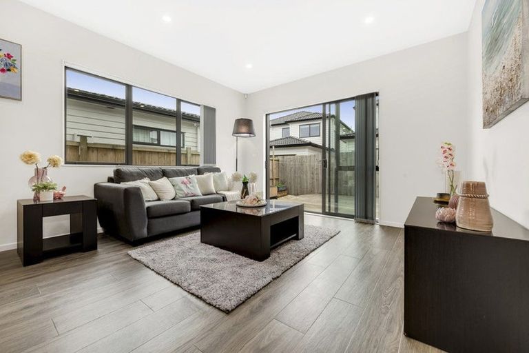 Photo of property in 11 Puruatanga Drive, Flat Bush, Auckland, 2019