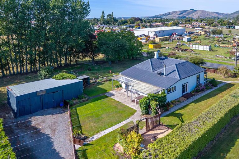 Photo of property in 70 Parsonage Road, Waimate, 7978