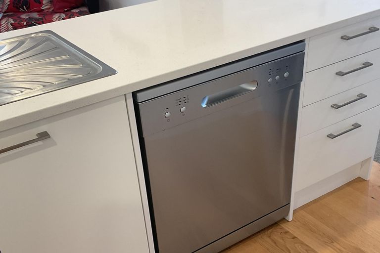 Photo of property in 11 Hillside Crescent, Leigh, 0985