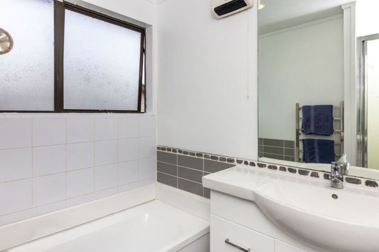 Photo of property in 24 Newberry Place, Richmond Heights, Taupo, 3330