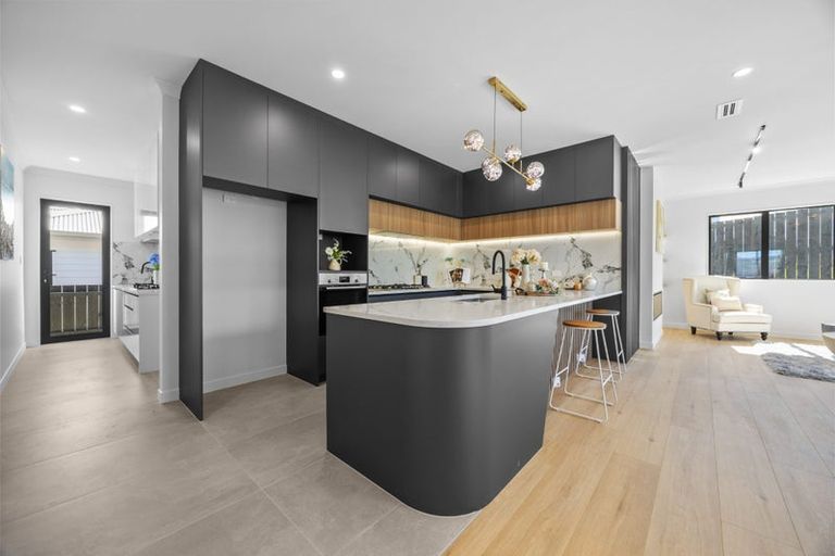 Photo of property in 2 Laurel Drive, Rosehill, 2113