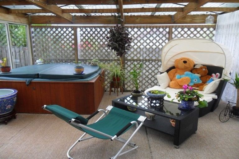 Photo of property in 13 Milan Drive, Glen Eden, Auckland, 0602