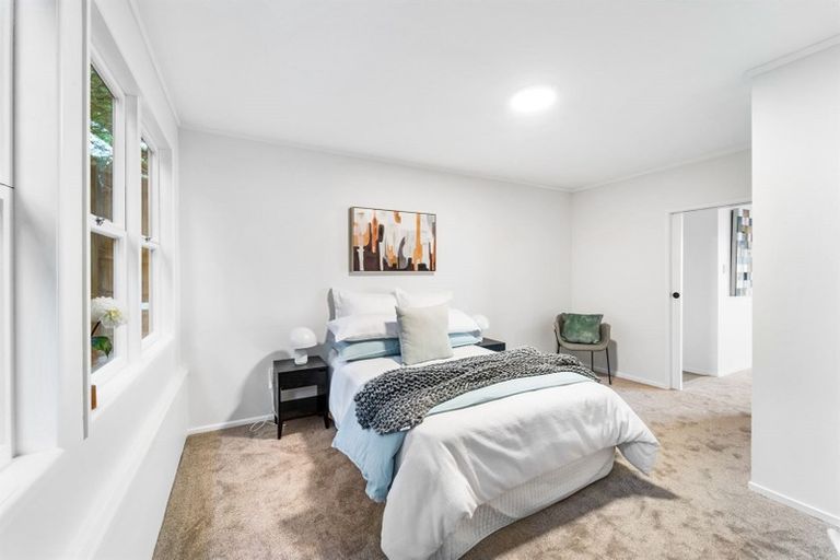 Photo of property in 26b Wade River Road, Stanmore Bay, Whangaparaoa, 0932