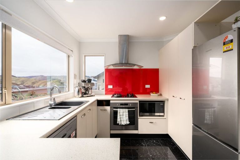 Photo of property in 50 Erlestoke Crescent, Churton Park, Wellington, 6037