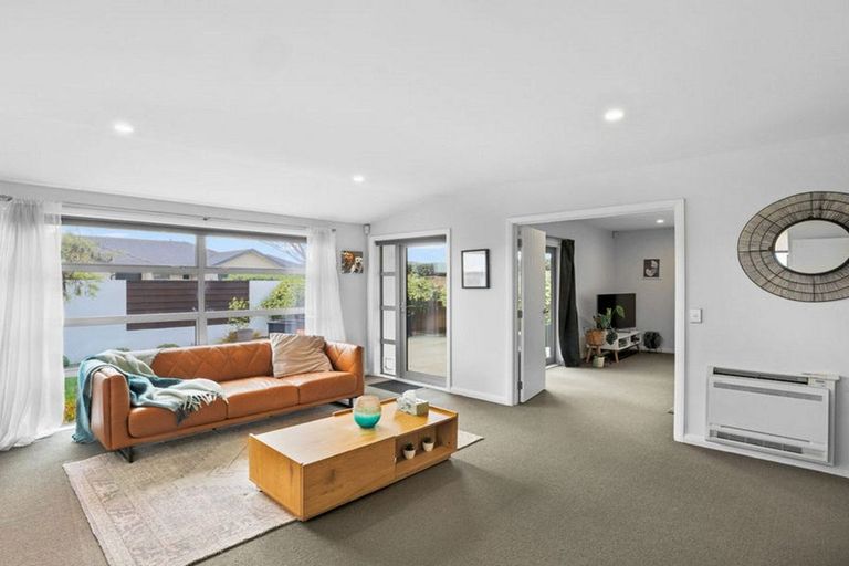 Photo of property in 16 East Ellington Drive, Mairehau, Christchurch, 8052