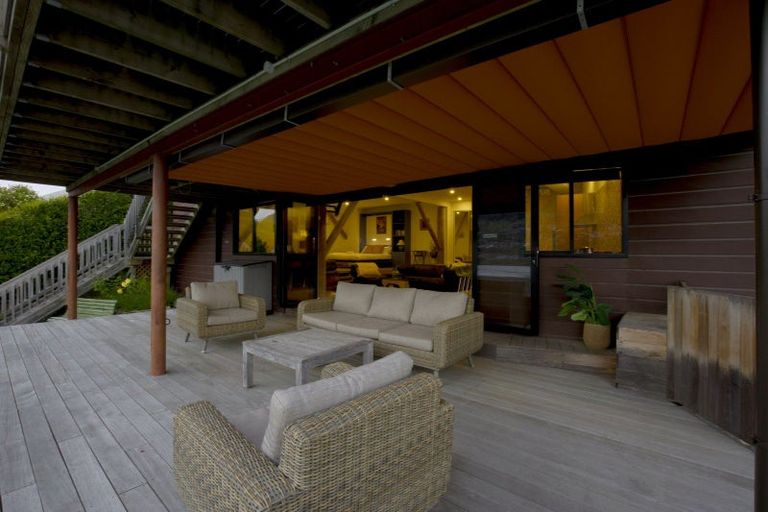 Photo of property in 5 Mincher Road, Kelvin Heights, Queenstown, 9300