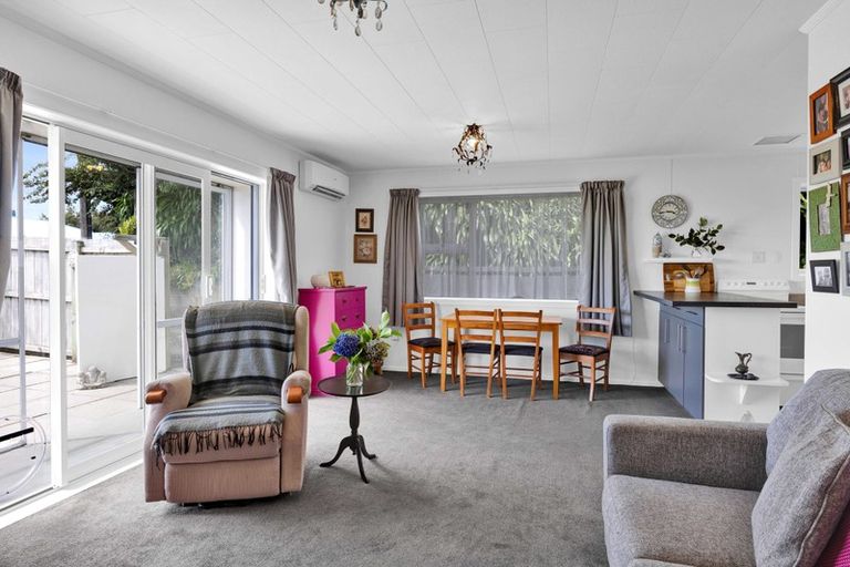 Photo of property in 15a Parsons Street, Vogeltown, New Plymouth, 4310