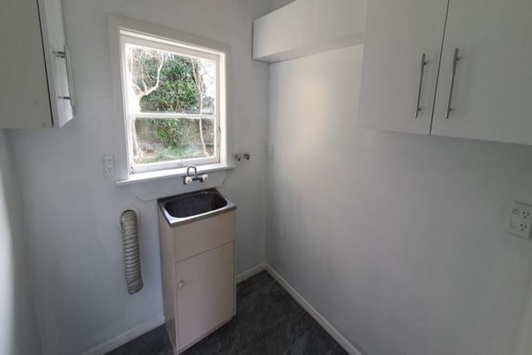 Photo of property in 21 Parkvale Road, Karori, Wellington, 6012