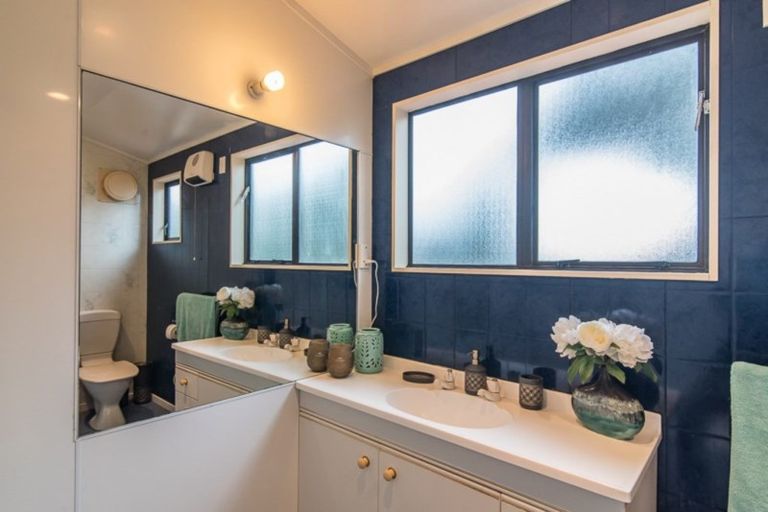 Photo of property in 31 Olive Terrace, Paraparaumu Beach, Paraparaumu, 5032