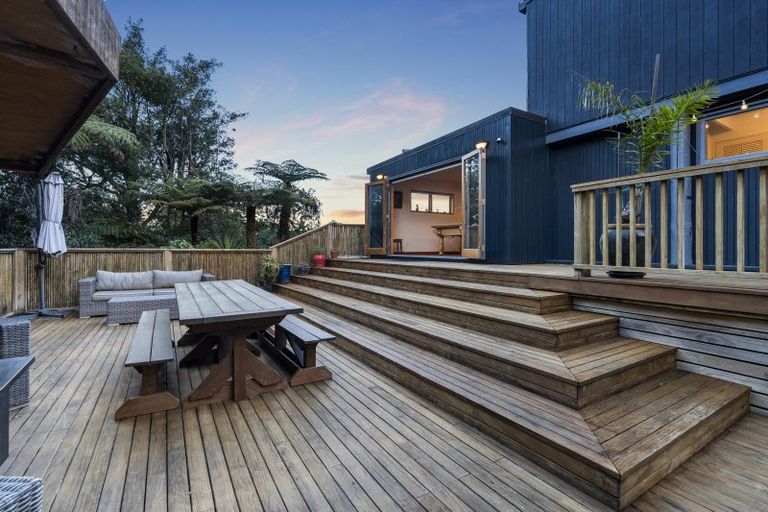 Photo of property in 186b Woodlands Park Road, Titirangi, Auckland, 0604