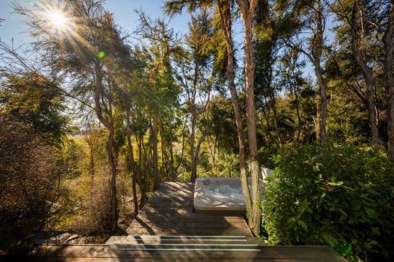 Photo of property in 10 Kanuka Rise, Albert Town, Wanaka, 9305