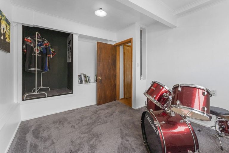 Photo of property in 169 Conclusion Street, Ascot Park, Porirua, 5024