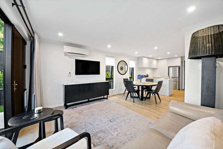 Photo of property in 8 Patariki Way, Beach Haven, Auckland, 0626