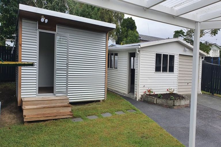 Photo of property in 19 Becker Drive, Weymouth, Auckland, 2103