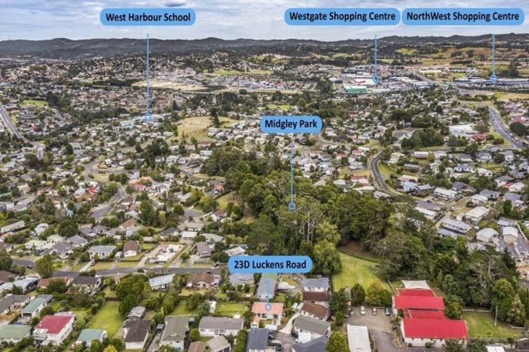 Photo of property in 4/23 Luckens Road, West Harbour, Auckland, 0618