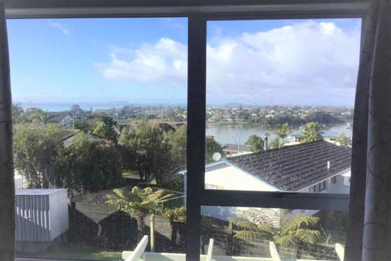 Photo of property in 6 Da Vinci Place, West Harbour, Auckland, 0618