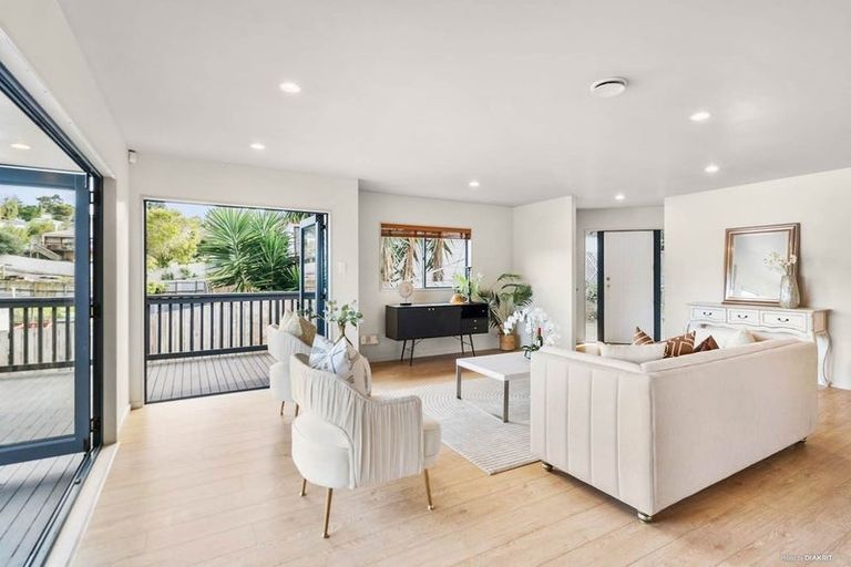 Photo of property in 49a Rehia Road, Massey, Auckland, 0614