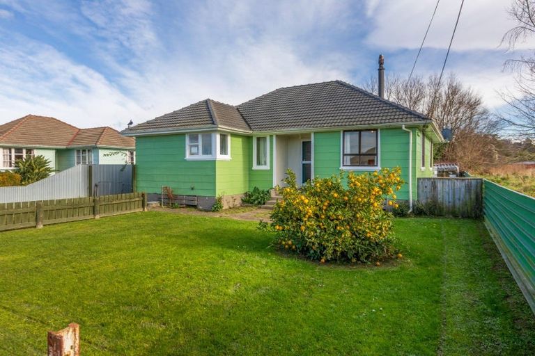 Photo of property in 5 Bennett Street, Waipawa, 4210