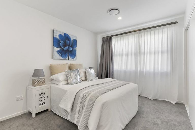 Photo of property in 52a Sycamore Drive, Sunnynook, Auckland, 0620