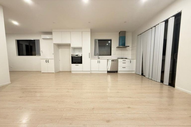 Photo of property in 106 Bellbird Street, Papakura, 2110