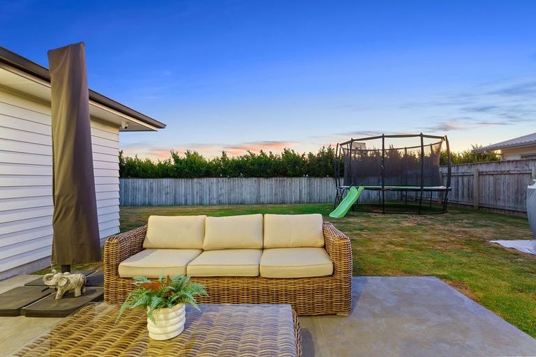 Photo of property in 12 Gardner Place, Otaki, 5512