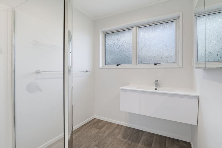 Photo of property in 1 Dunk Place, Milson, Palmerston North, 4414