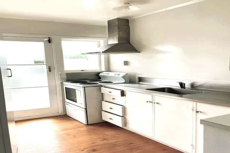 Photo of property in 28 Landscape Road, Papatoetoe, Auckland, 2025