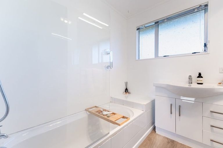 Photo of property in 22 Cypress Grove, Paraparaumu, 5032
