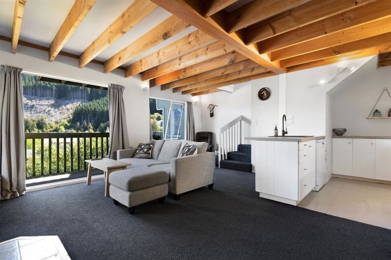 Photo of property in 18b Mackinnon Terrace, Sunshine Bay, Queenstown, 9300