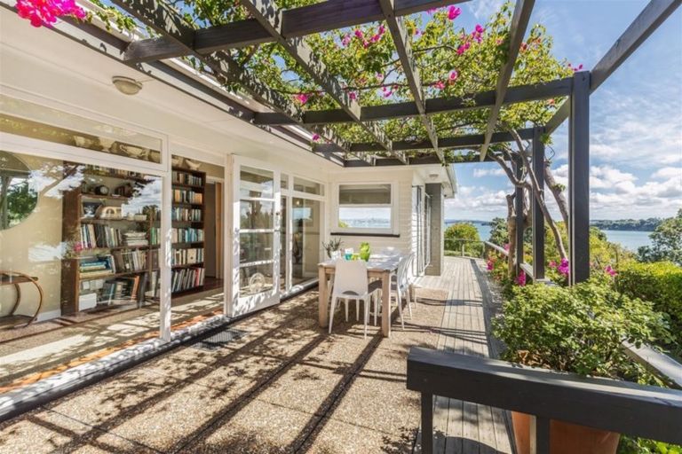 Photo of property in 92d Ngataringa Road, Devonport, Auckland, 0624