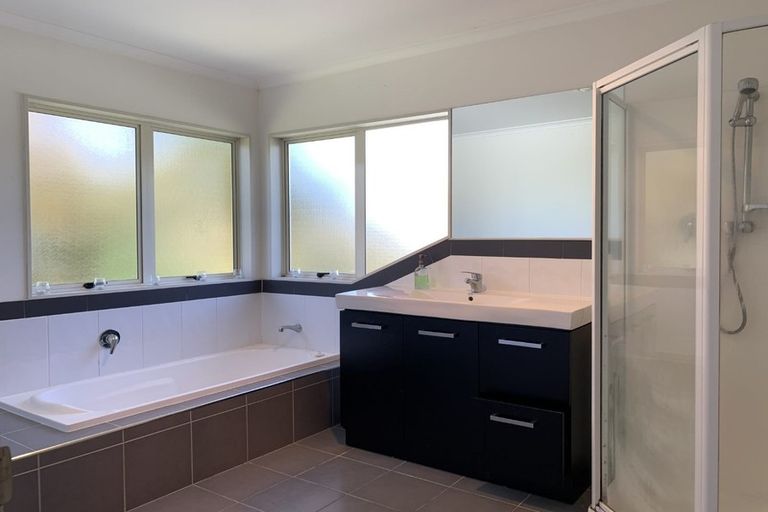 Photo of property in 27a Swanson Road, Henderson, Auckland, 0610