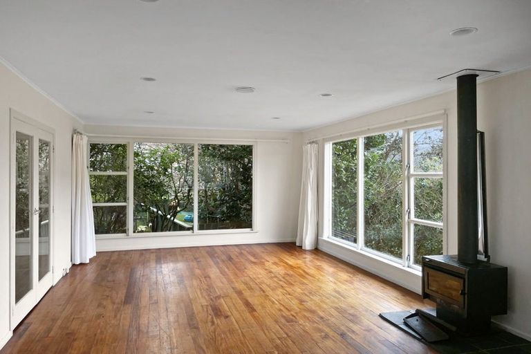 Photo of property in 13 Williamson Way, Karori, Wellington, 6012