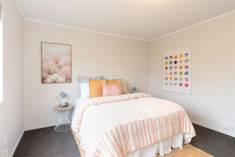 Photo of property in 19 Miro Road, Raumati South, Paraparaumu, 5032